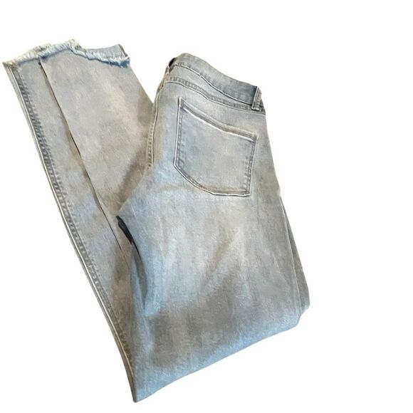 Rewash mid rise Light Blue Women's Jeans size 28 excellent condition great style - Picture 2 of 3